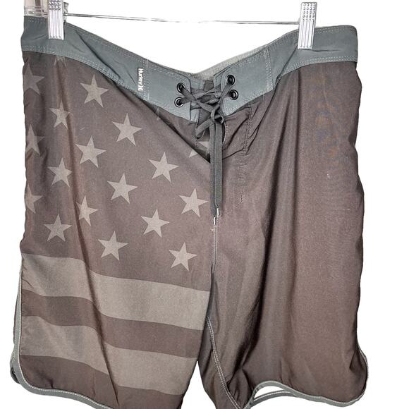 Hurley Phantom Board Shorts Stripes Flag Size 31 - Picture 5 of 6